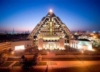 Резиденцию шейха превратили в отель