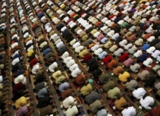 В Эмиратах объявили об окончании священного для мусульман месяца Рамадан Рамадан в ОАЭ