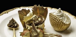 В одном из кафе Дубаи подают на десерт золотой кекс Золотой капкейк в Дубаи