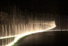 Поющий фонтан Дубаи