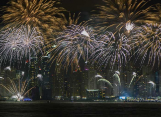 Масштабный фейерверк в честь Национального дня ОАЭ