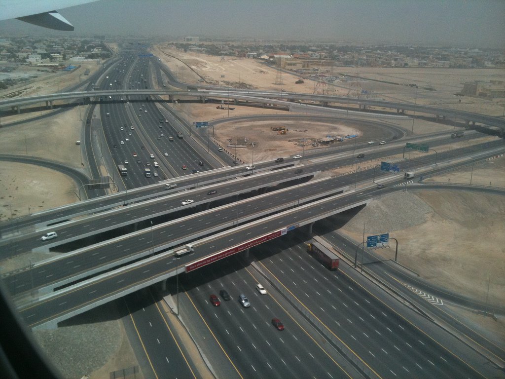 дороги Дубая