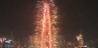 Видео: Дубай встретил Новый год масштабным фейерверком