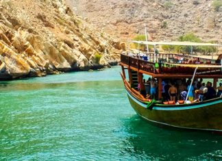 В объятиях Нептуна: морские прогулки в Дубае Морские прогулки в ОАЭ