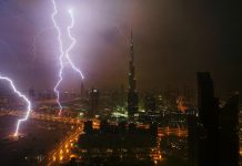 Ливни в ОАЭ продлятся еще три дня