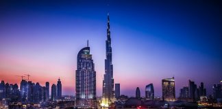 В ОАЭ на сутки введут запрет на продажу алкоголя