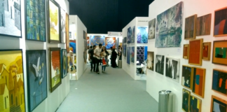 Видео: В Дубае проходит международная выставка искусств