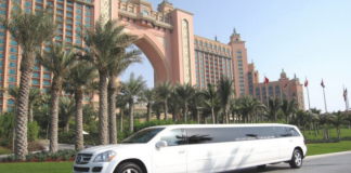В Дубае предлагают туры по городу на роскошных автомобилях