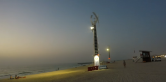 Видео: Как работает система ночного освещения пляжей в Дубае