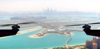 Видео: В Дубае организуют доставку еды и товаров с помощью дронов