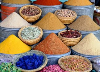 Драгоценности рынка Spice Souk (Спайс Сук) рынок специй Спайс Сук в ОАЭ