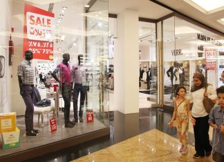 Видео: В Дубае завершается фестиваль летних распродаж