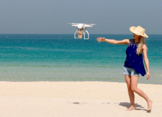 Видео: В Дубае организовали доставку кофе с помощью беспилотника