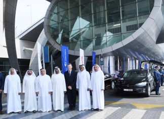 Видео: Автомобили Tesla пополнили таксопарк Дубая