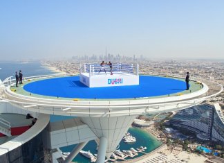 Видео: Знаменитый боксер провел тренировку на крыше Burj Al Arab