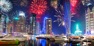 В Дубае предлагают насладиться новогодним шоу с воды