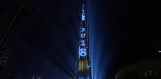 Видео: Дубай встретил Новый 2018 год впечатляющим лазерным шоу