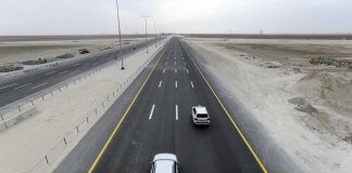 На трассе в ОАЭ изменили скоростной лимит